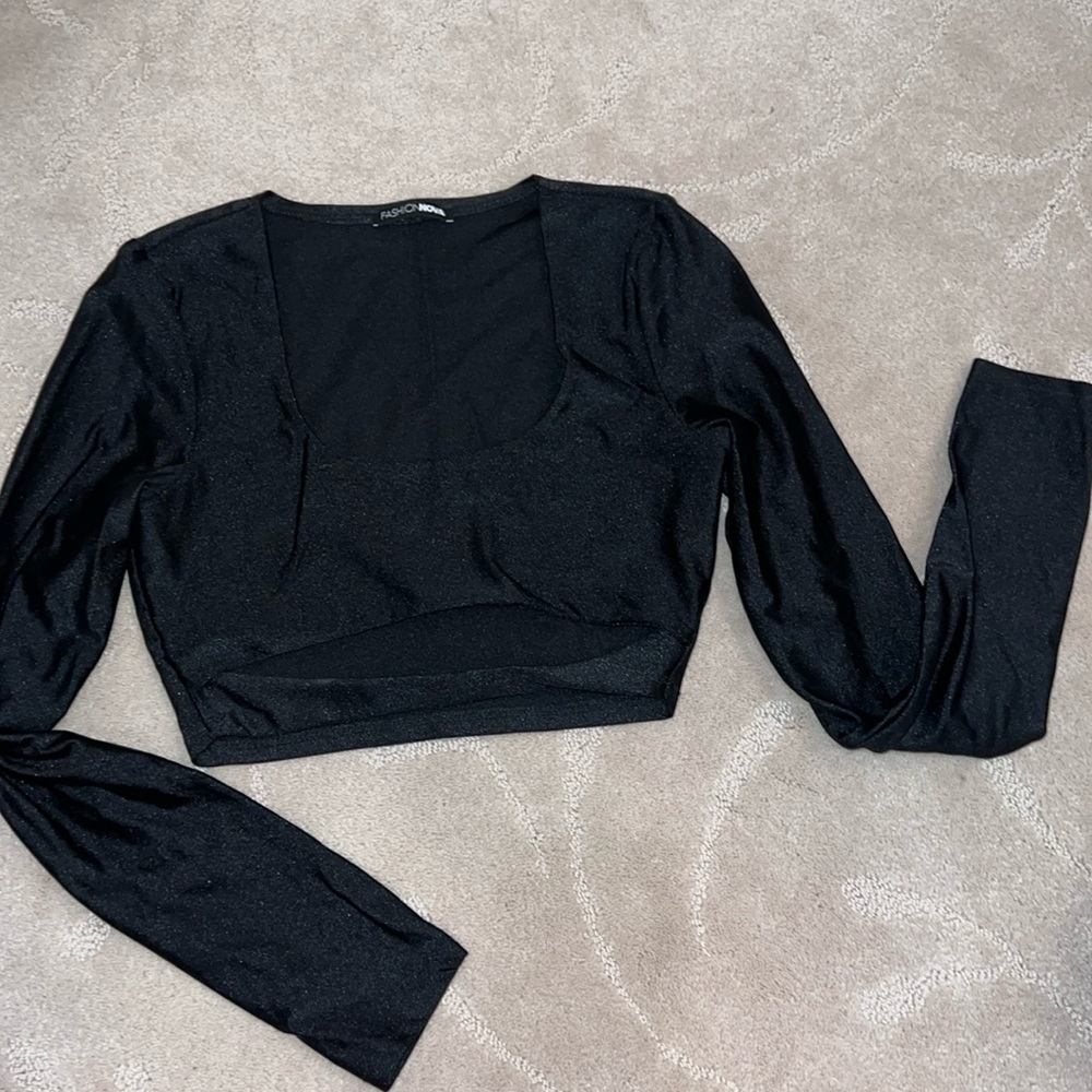 LIGHTLY WORN!!! Cropped top with underboob slit